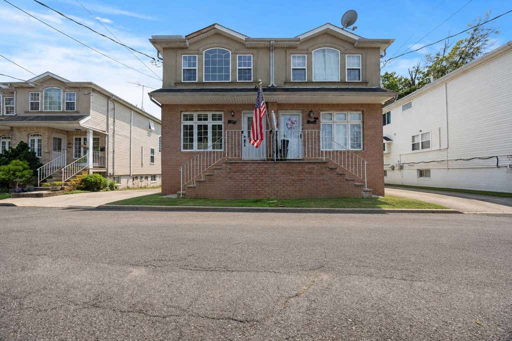 Photo of 1256 Arthur Kill Road, Staten Island, NY 10312 (MLS # 11933473)