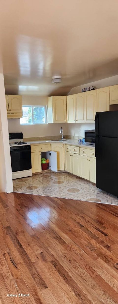 Photo of 24509 148 Rd, Rosedale, NY 11422 (MLS # 11641625)