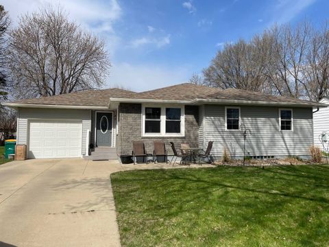 Photo of 819 Brown Street, Jackson, MN 56143 (MLS # 11679614)