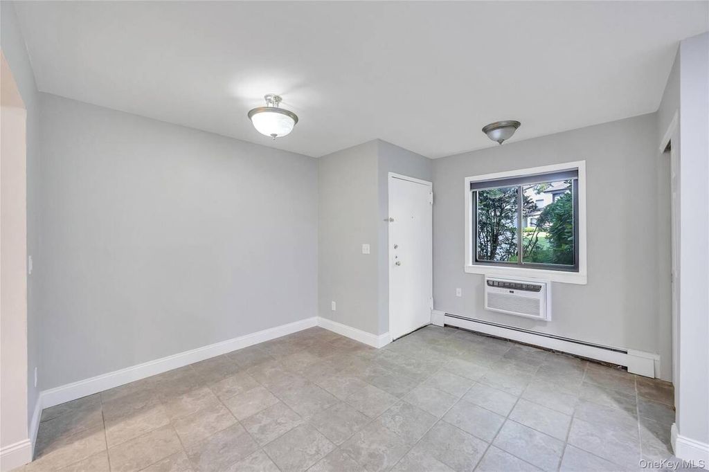 Photo of 31 Richmond Boulevard #1B, Ronkonkoma, NY 11779 (MLS # 11866333)