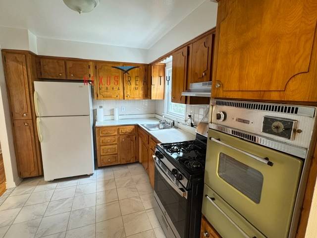Photo of 225376 East Elmhurst St #3FL, Astoria, NY 11370 (MLS # 11935485)