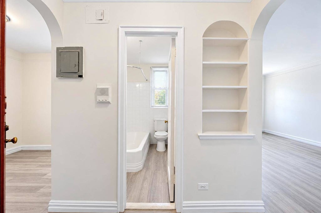 Photo of 3321 Bruckner Blvd #5G, Bronx, NY 10461 (MLS # 12011549)