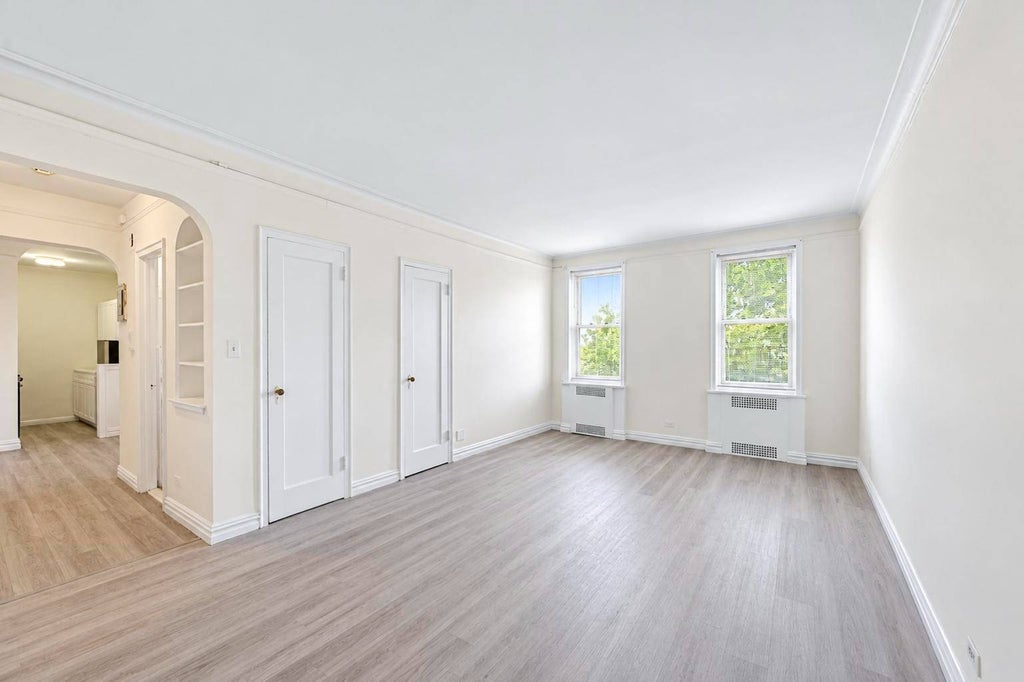 Photo of 3321 Bruckner Blvd #5G, Bronx, NY 10461 (MLS # 12011549)