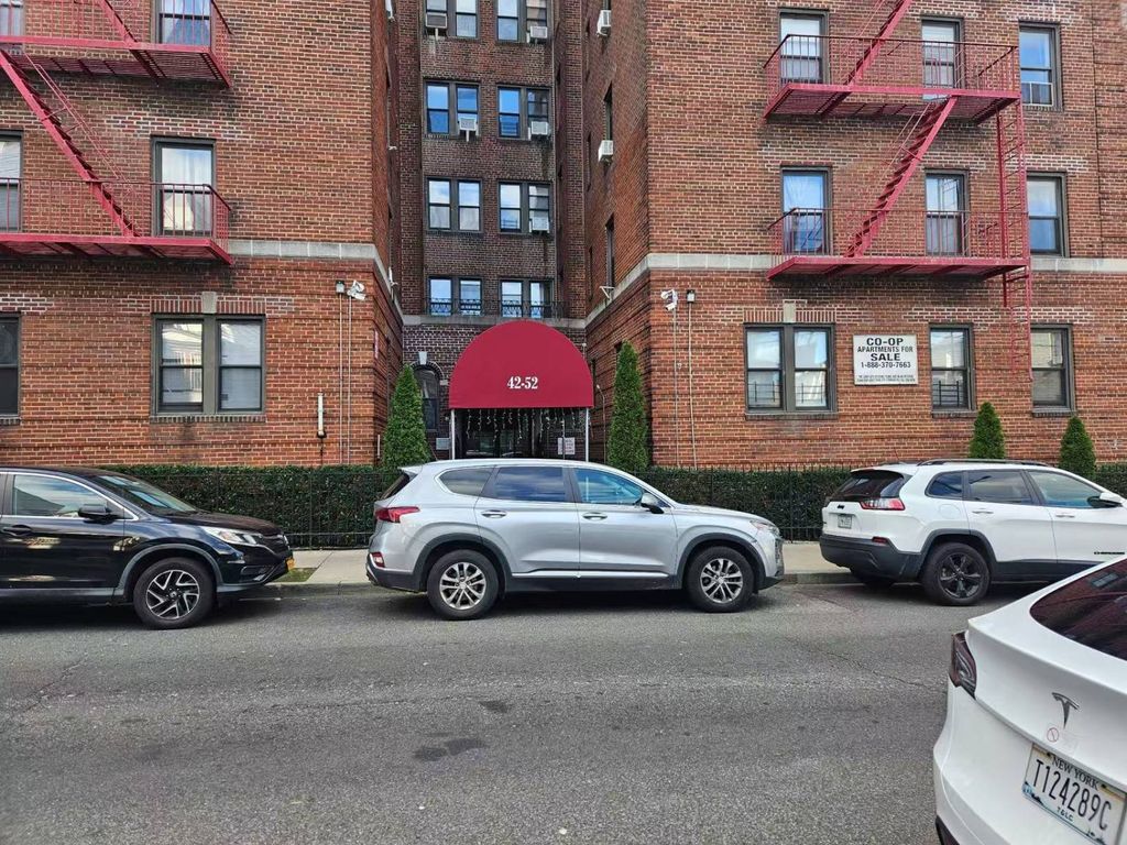 Photo of 4252 Layton Street #1H, Elmhurst, NY 11373 (MLS # 11612110)
