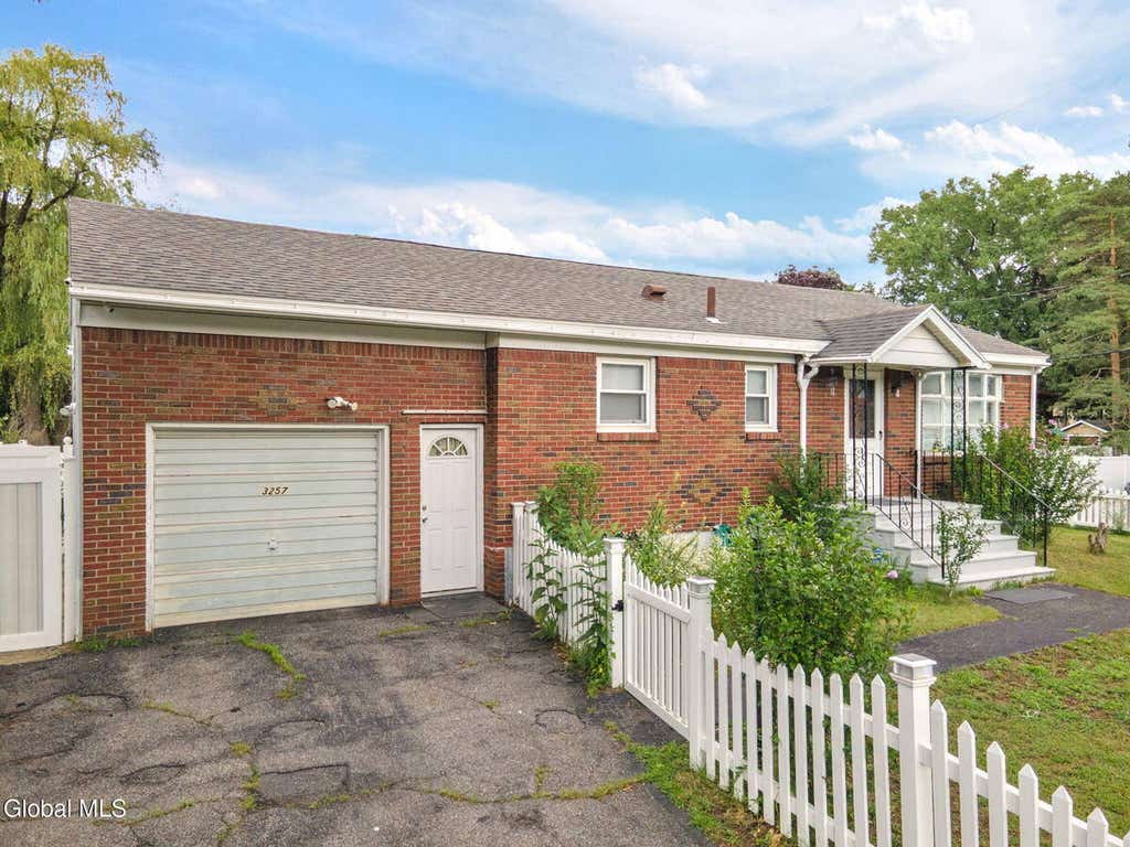 Photo of 3257 McDonald Avenue, Schenectady, NY 12304 (MLS # 11922275)