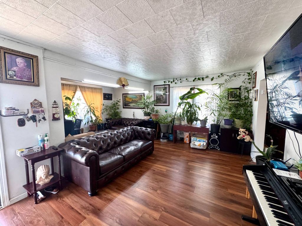 Photo of 24018 Edgewood Ave, Rosedale, NY 11422 (MLS # 11683972)