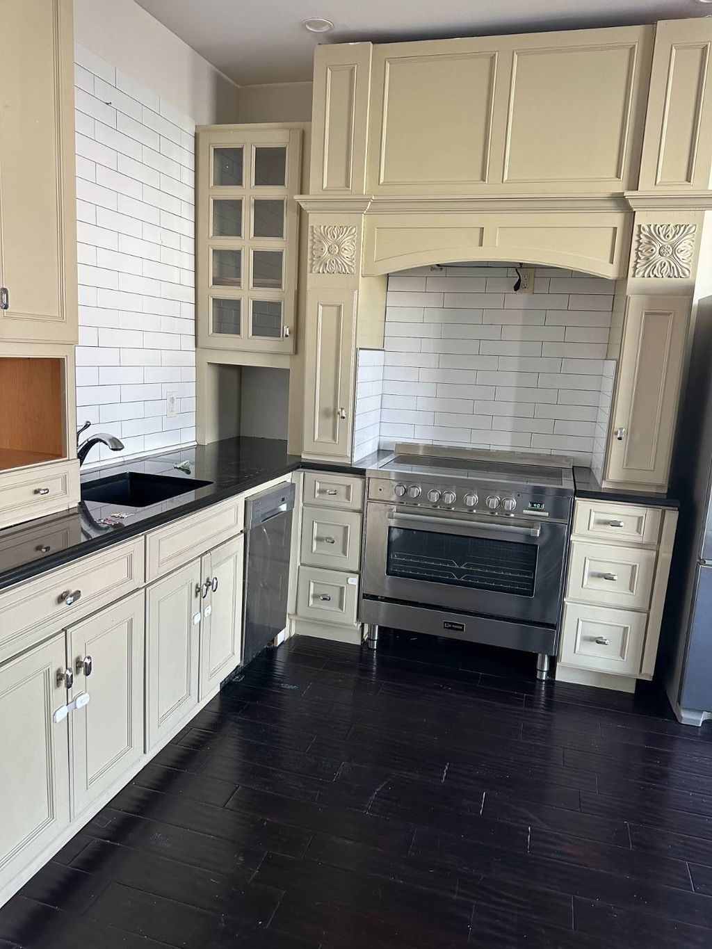 Photo of 560 Fountain Ave #1, Brooklyn, NY 11208 (MLS # 11604001)