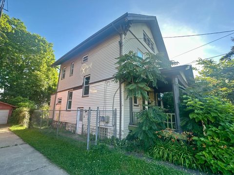 Photo of 1560 Ruth Ave, Cincinnati, OH 45207 (MLS # 11801886)