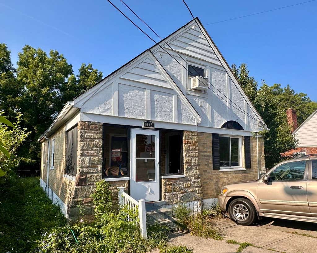 Photo of 1095 N Bend Rd, Cincinnati, OH 45224 (MLS # 11920260)