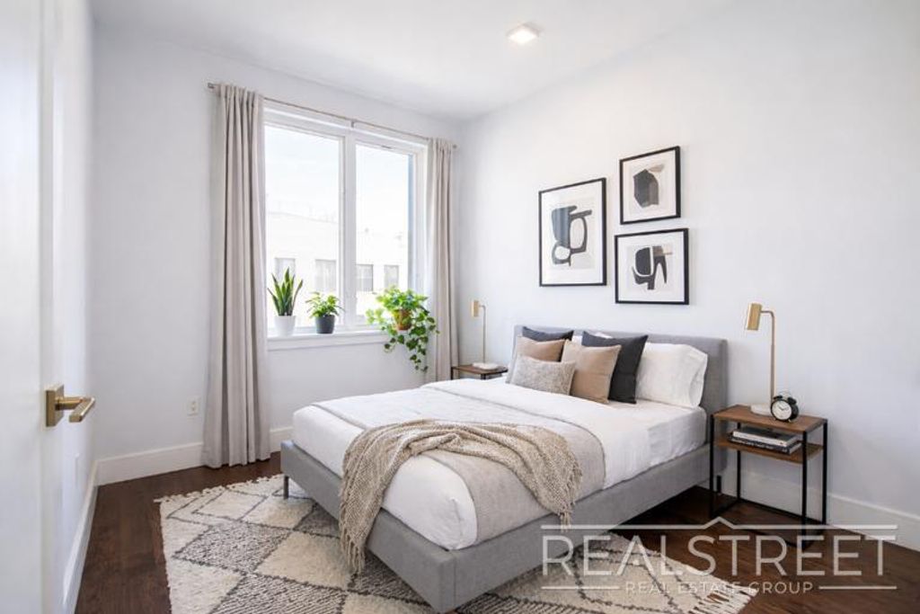 Photo of 96 Himrod St #2F, BROOKLYN, NY 11221 (MLS # 11680683)