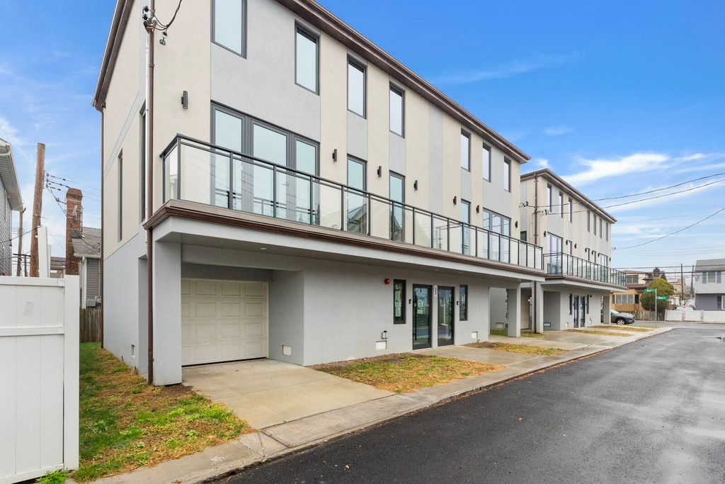 Photo of 33 Keen Ct #1, Brooklyn, NY 11229 (MLS # 11604262)