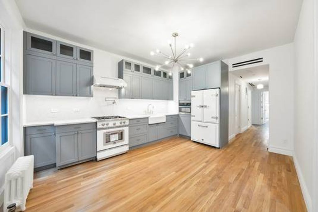Photo of 422 Hudson Street #3, New York, NY 10014 (MLS # 11622393)