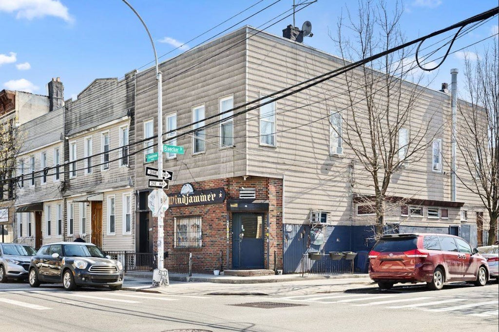 Photo of 552 Grandview Ave, Ridgewood, NY 11385 (MLS # 11694223)