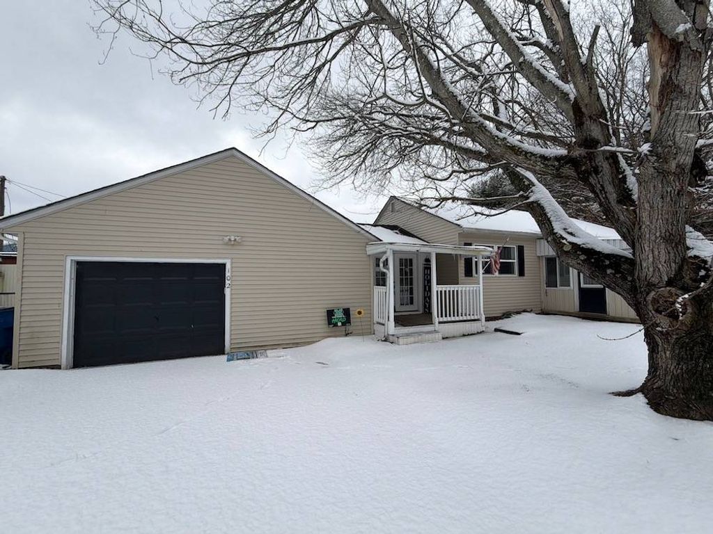 Photo of 102 Park Ave, South Point, OH 45680 (MLS # 11651338)