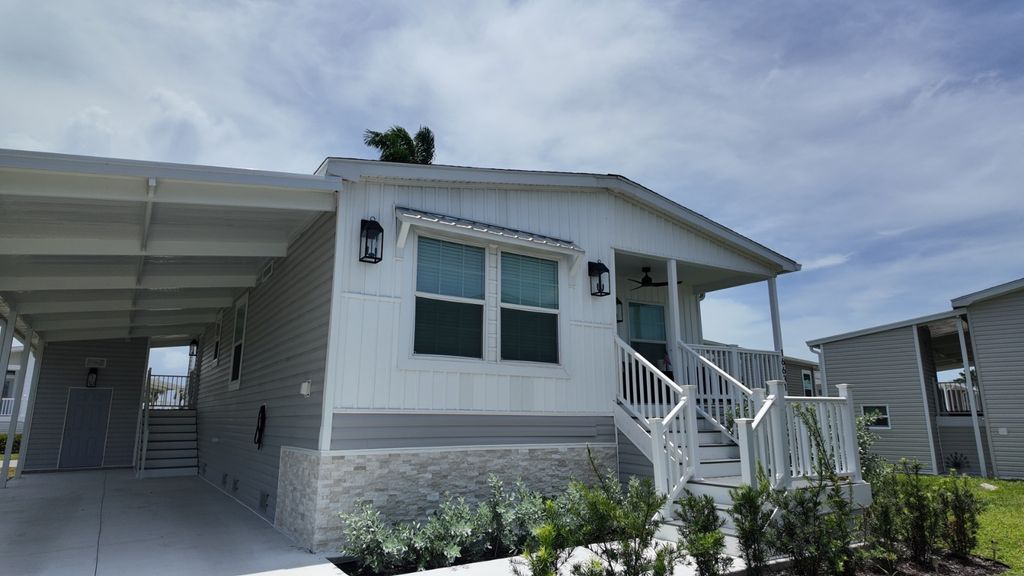 Photo of 16631 Magnolia Dr, Ft Myers, FL 33908 (MLS # 11842189)