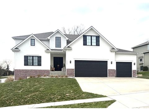 Photo of 12548 Grand Ct, Kansas City, MO 64145 (MLS # 11684900)