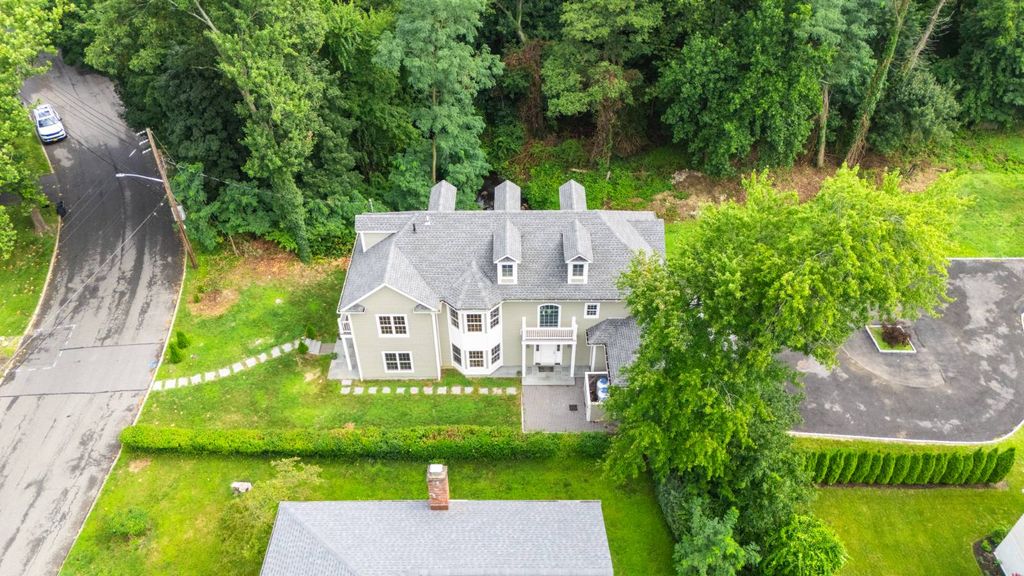 Photo of 1 Kewanee Road, New Rochelle, NY 10804 (MLS # 11684723)