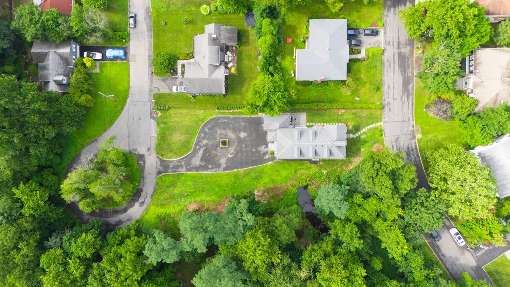 Photo of 1 Kewanee Road, New Rochelle, NY 10804 (MLS # 11684723)