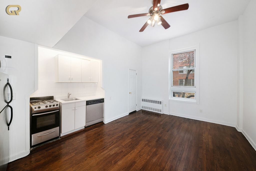 Photo of 151 East 20th Street #2C, New York, NY 10010 (MLS # 11660989)