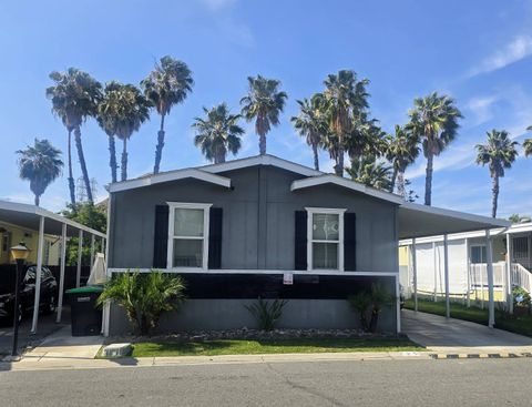 Photo of 2851 S La Cadena Dr Spc 125, Covina, CA 91722 (MLS # 11739094)