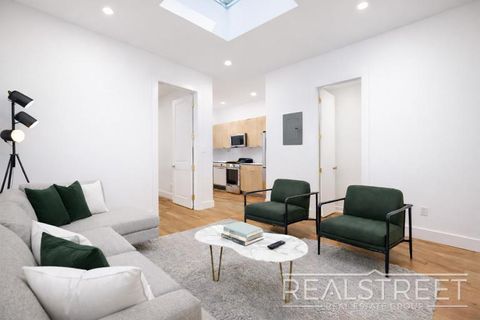 Photo of 522 Eastern Parkway #2R, BROOKLYN, NY 11213 (MLS # 11612431)