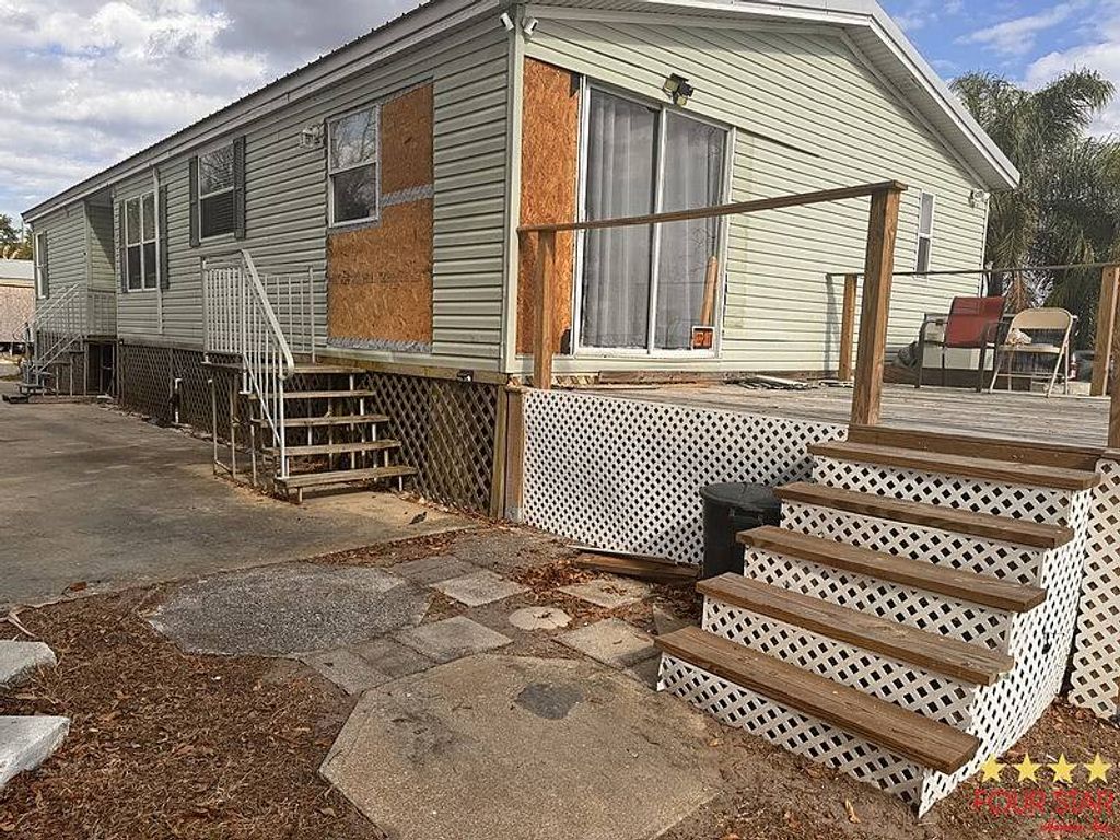 Photo of 252 Lakeside Gardens Circle, Lake Wales, FL 33859 (MLS # 11641505)