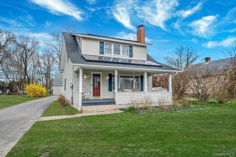 Photo of 1450 Wickham Avenue, Mattituck, NY 11952 (MLS # 11690079)