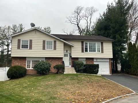 Photo of 18 William St #2, Glen Cove, NY 11542 (MLS # 11626480)