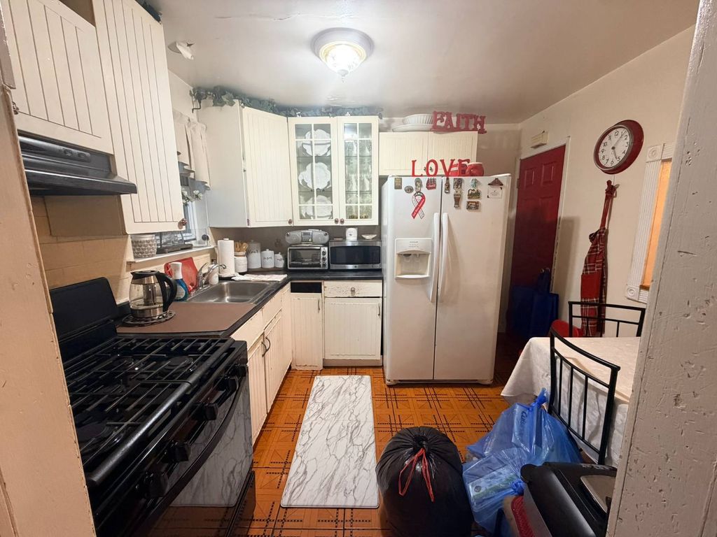 Photo of 892 Blake Ave, Brooklyn, NY 11207 (MLS # 11633901)