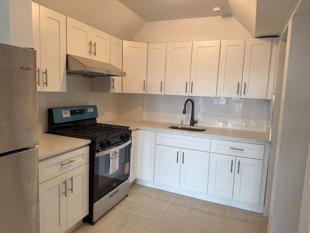 Photo of 4260 Colden St #4A, Flushing, NY 11355 (MLS # 11600359)