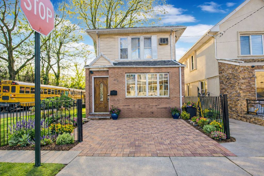 Photo of 2758 East 26th St, Brooklyn, NY 11235 (MLS # 11655753)