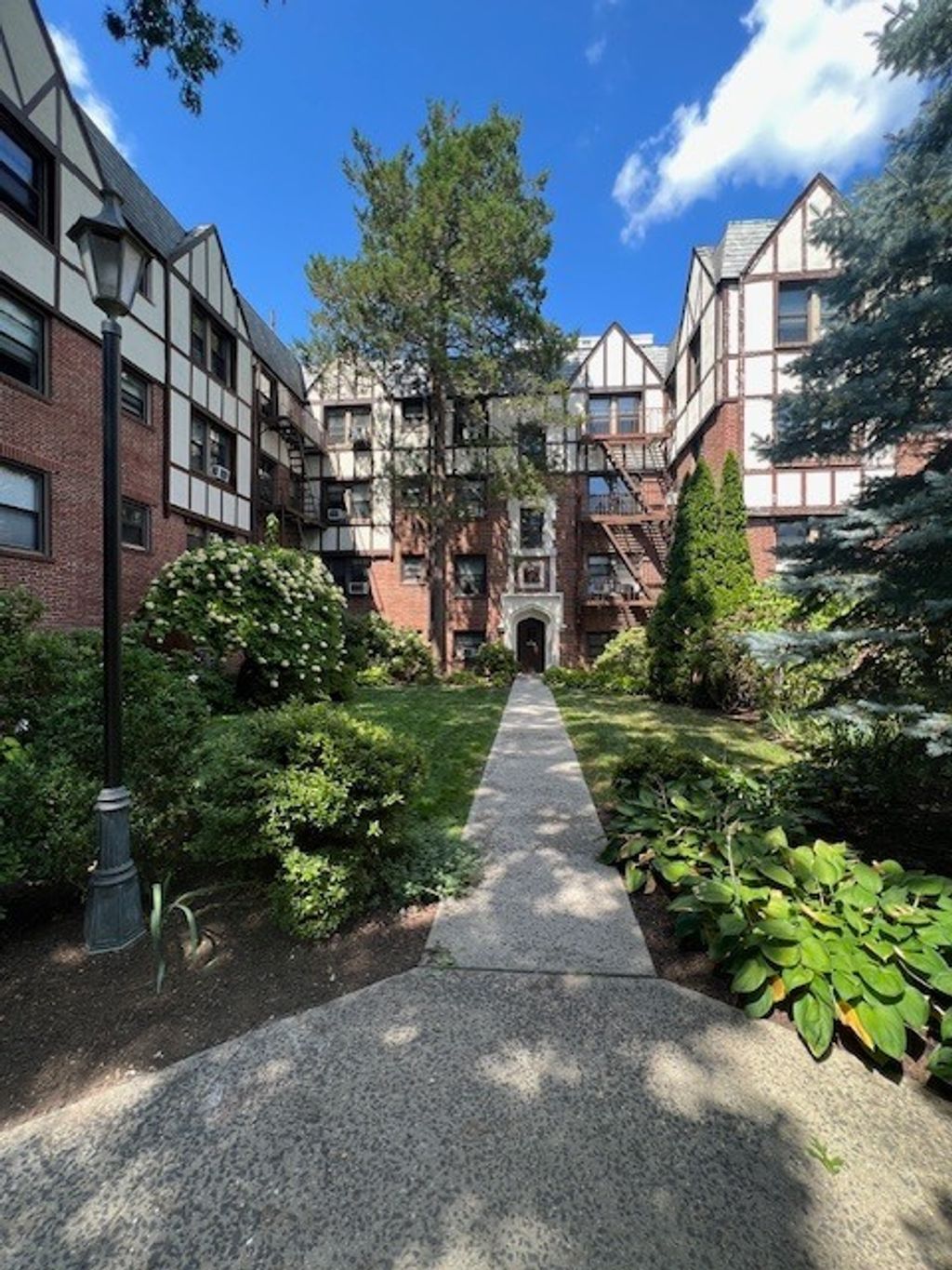 Photo of 3 Greenridge Ave #A8, White Plains, NY 10605 (MLS # 11682775)