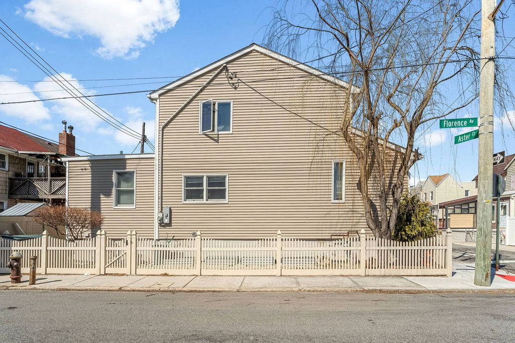 Photo of 13 Astor Ct, Brooklyn, NY 11229 (MLS # 11678933)