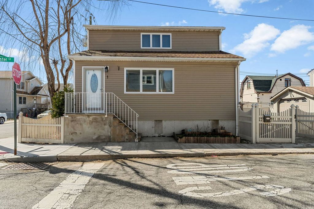 Photo of 13 Astor Ct, Brooklyn, NY 11229 (MLS # 11678933)