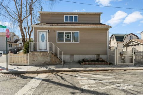 Photo of 13 Astor Ct, Brooklyn, NY 11229 (MLS # 11678933)