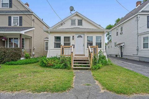 Photo of 2726 Denver Avenue, Rotterdam, NY 12306 (MLS # 11854613)