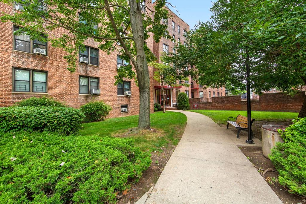 Photo of 15040 71st Avenue #2G, Kew Gardens Hills, NY 11367 (MLS # 11740788)