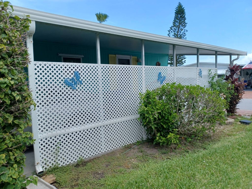 Photo of 92 N Harbor Dr, Vero Beach, FL 32967 (MLS # 11850252)