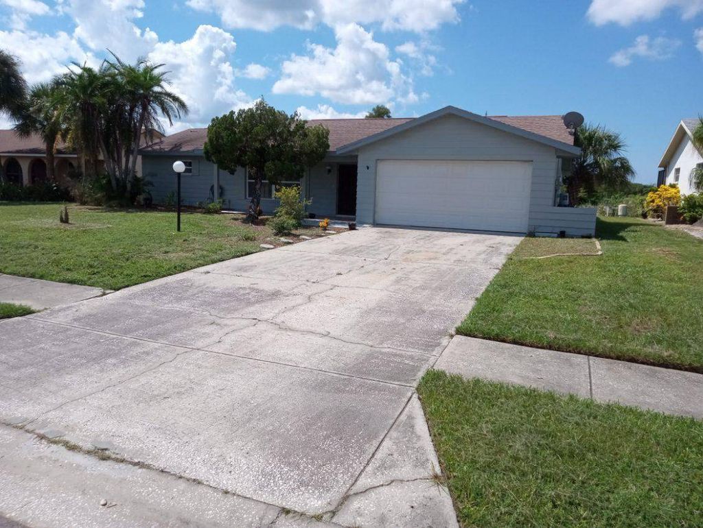 Photo of 738 Flamingo Dr, Apollo Beach, FL 33572 (MLS # 11677345)