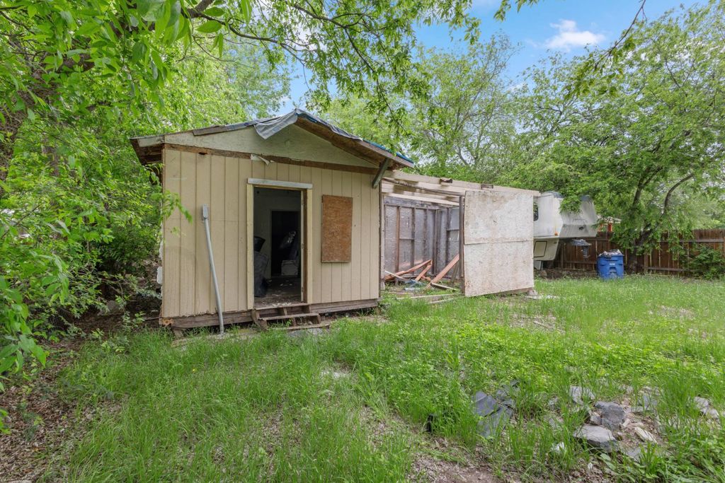 Photo of 1911 Burnet St, San Antonio, TX 78202 (MLS # 11742177)