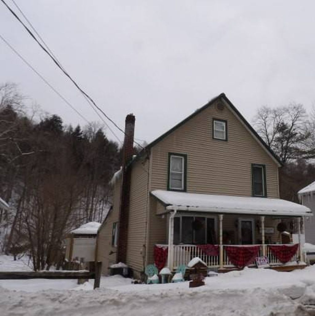 Photo of 76 Fort Johnson Ave, Fort Johnson, NY 12070 (MLS # 11642551)