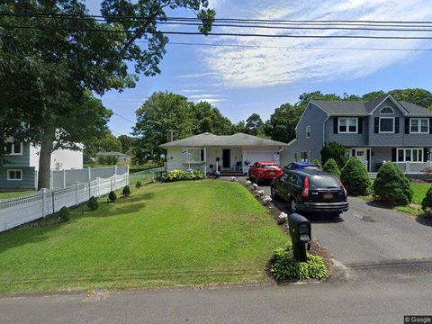 Photo of 79 Joan Avenue, CENTEREACH, NY 11720 (MLS # 11673906)