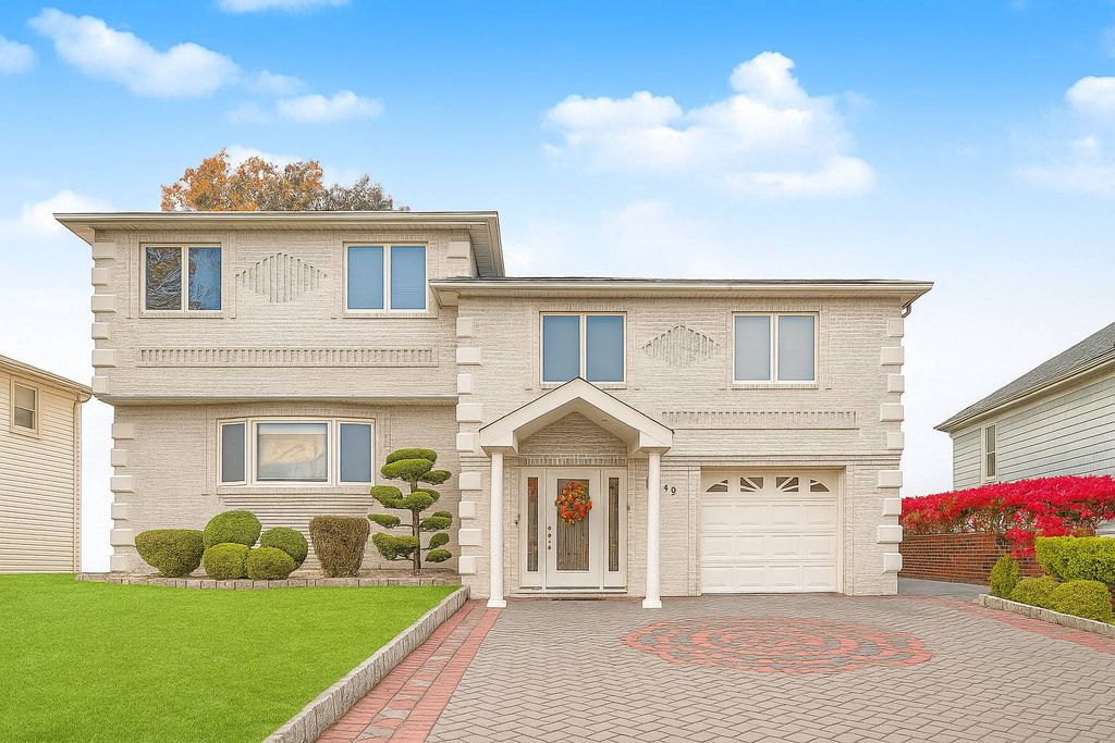 Photo of 46 Durges St, Staten Island, NY 10304 (MLS # 11610204)