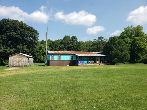 Photo of 718 New Turnpike Road, Fort Plain, NY 13339 (MLS # 11550173)