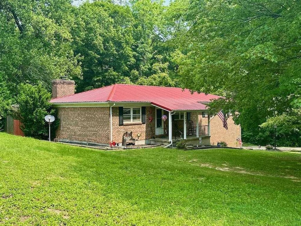 Photo of 5881 Ivy Hill Rd, Hillsboro, OH 45133 (MLS # 11740241)