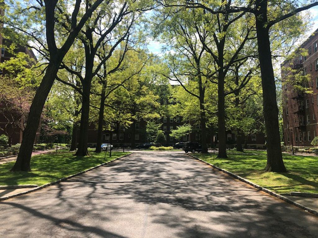 Photo of 1 Larchmont Acres #725C, Larchmont, NY 10538 (MLS # 11652509)