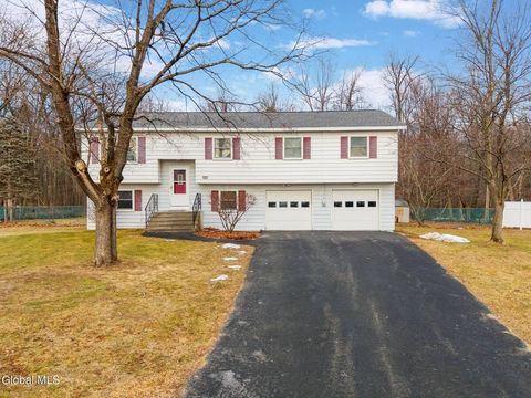 Photo of 77 Bridle Path, Colonie, NY 12205 (MLS # 11631953)