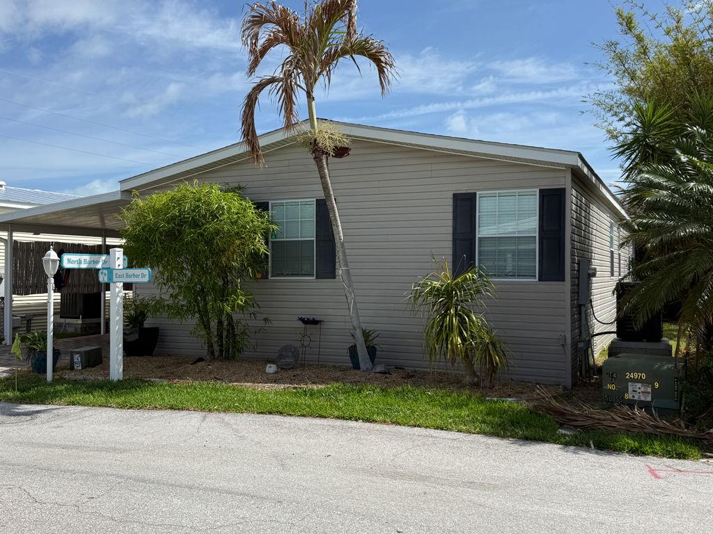Photo of 105 E. Harbor Drive, Vero Beach, FL 32960 (MLS # 11684685)