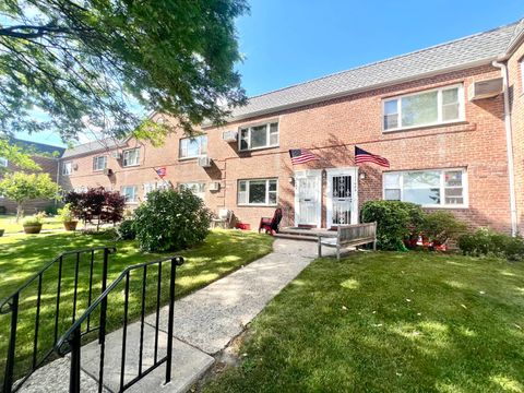 Photo of 1087 Shore Pkwy #2B, Brooklyn, NY 11228 (MLS # 11819010)