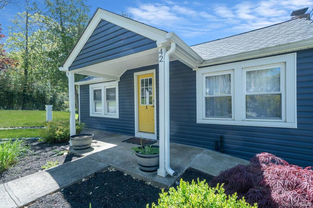 Photo of 42 Oceanview Avenue, Farmingville, NY 11738 (MLS # 11776547)